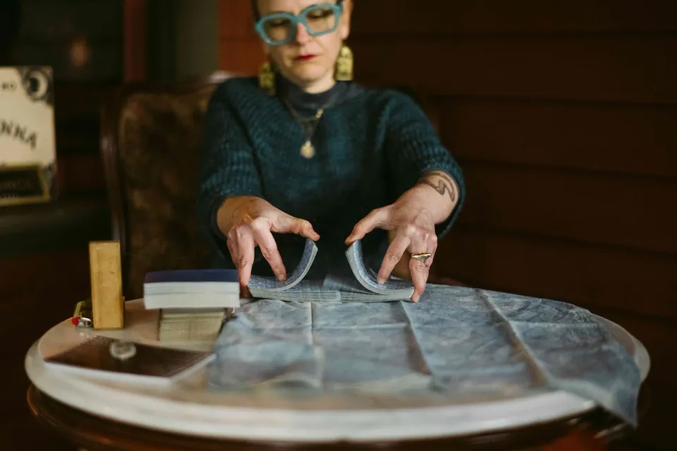 would you like to make tarot part of your event?